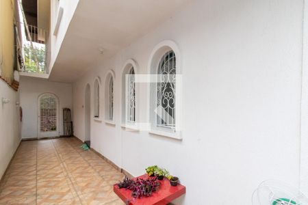 Casa à venda com 152m², 4 quartos e 3 vagas Casa à venda com 152m², 4 quartos e 3 vagasCorredor Lateral