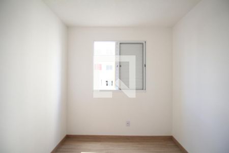 Quarto 1 de apartamento para alugar com 2 quartos, 44m² em Vila Suzana, São Paulo