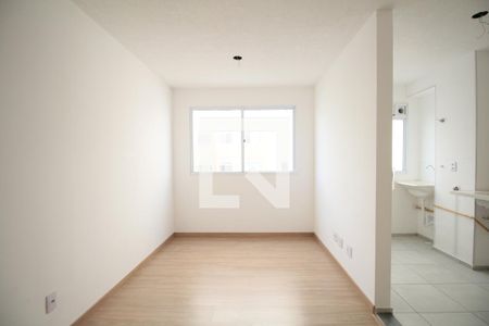 Sala de apartamento para alugar com 2 quartos, 44m² em Vila Suzana, São Paulo