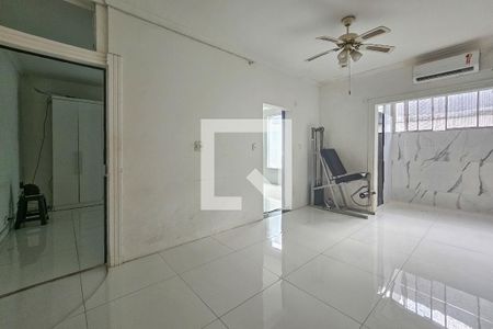 Sala de apartamento para alugar com 2 quartos, 60m² em Vila Maia, Guarujá