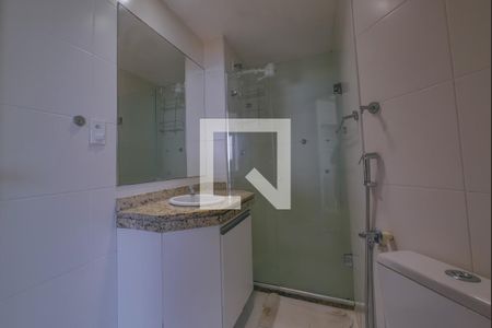 Banheiro de apartamento para alugar com 1 quarto, 59m² em Patamares, Salvador