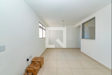 Sala  de apartamento para alugar com 3 quartos, 70m² em Conj. California, Belo Horizonte