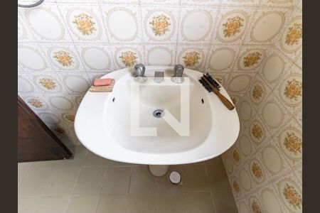 Casa para alugar com 240m², 3 quartos e 4 vagas Casa para alugar com 240m², 3 quartos e 4 vagasBanheiro da Suíte 1