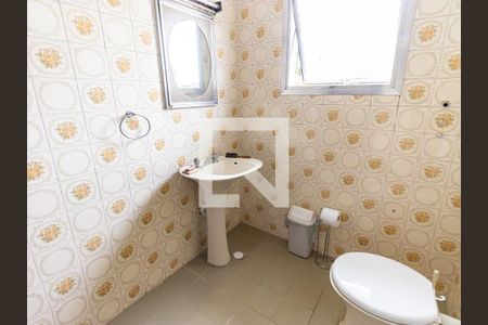 Casa para alugar com 240m², 3 quartos e 4 vagas Casa para alugar com 240m², 3 quartos e 4 vagasBanheiro da Suíte 1