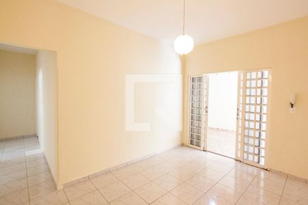 Sala 1 de casa para alugar com 5 quartos, 300m² em Tibery, Uberlândia