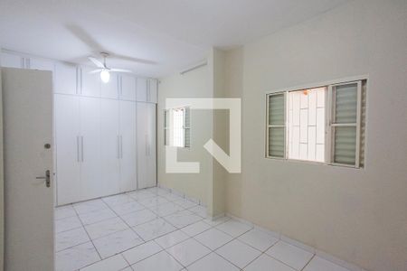 Quarto 1 de casa para alugar com 5 quartos, 300m² em Tibery, Uberlândia