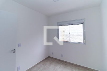 Quarto 2 de apartamento para alugar com 2 quartos, 48m² em Vila Paulo Silas, São Paulo