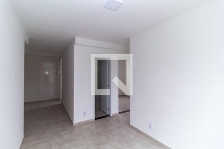 Sala de apartamento para alugar com 2 quartos, 48m² em Vila Paulo Silas, São Paulo