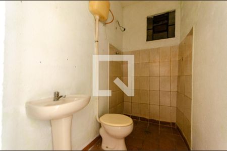 Suíte - banheiro de casa de condomínio para alugar com 1 quarto, 45m² em Vila Zat, São Paulo