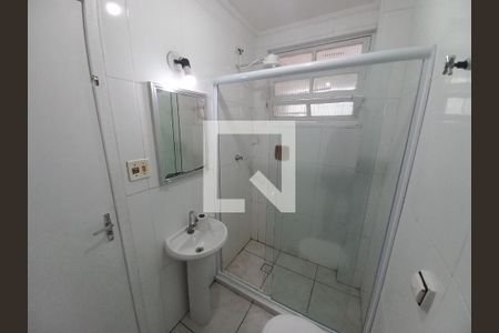 Banheiro de apartamento para alugar com 1 quarto, 54m² em Gonzaguinha, São Vicente