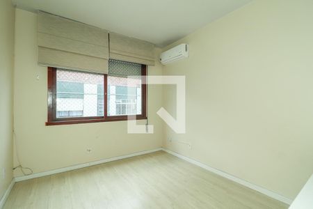 Quarto de apartamento à venda com 2 quartos, 70m² em Vila Ipiranga, Porto Alegre