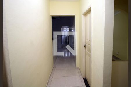 Corredor de casa para alugar com 2 quartos, 15m² em Cordovil, Rio de Janeiro