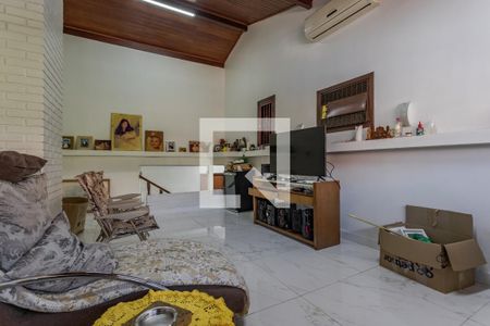 Quarto 3 de casa à venda com 3 quartos, 424m² em Chácara das Pedras, Porto Alegre