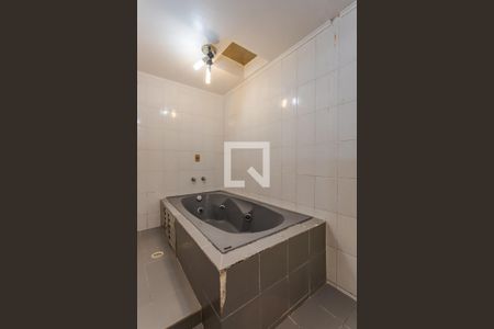 Casa à venda com 424m², 3 quartos e 4 vagas Casa à venda com 424m², 3 quartos e 4 vagasBanheiro Suíte 2