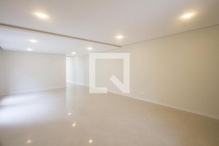 Sala de casa à venda com 3 quartos, 230m² em Vila Cordeiro, São Paulo