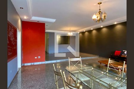 Sala de casa para alugar com 4 quartos, 200m² em Mirandópolis, São Paulo