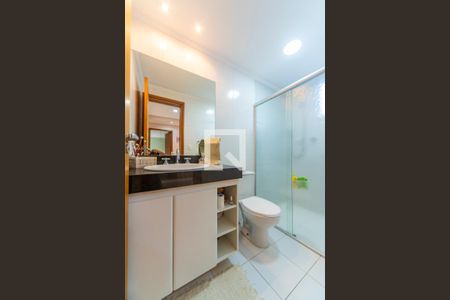 Apartamento à venda com 100m², 3 quartos e 2 vagas Apartamento à venda com 100m², 3 quartos e 2 vagasBanheiro