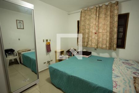 QUARTO 1 de casa à venda com 5 quartos, 208m² em Vila Continental, São Paulo