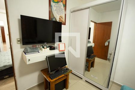 QUARTO 1 de casa à venda com 5 quartos, 208m² em Vila Continental, São Paulo