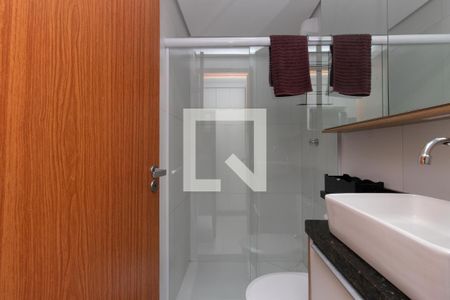 Banheiro de apartamento à venda com 1 quarto, 24m² em Vila Mazzei, São Paulo