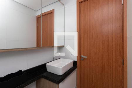 Banheiro de apartamento à venda com 1 quarto, 24m² em Vila Mazzei, São Paulo