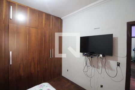 Suíte de casa à venda com 3 quartos, 390m² em Ouro Preto, Belo Horizonte