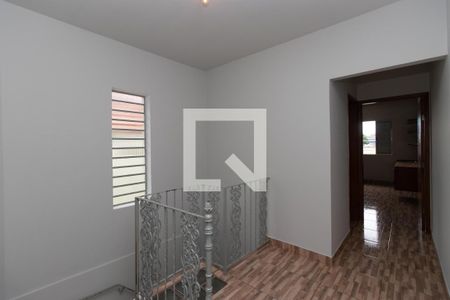 Casa à venda com 190m², 3 quartos e 2 vagas Casa à venda com 190m², 3 quartos e 2 vagasHall da escada