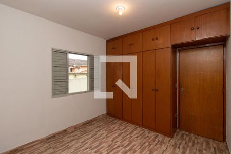 Casa à venda com 190m², 3 quartos e 2 vagas Casa à venda com 190m², 3 quartos e 2 vagasQuarto Suíte