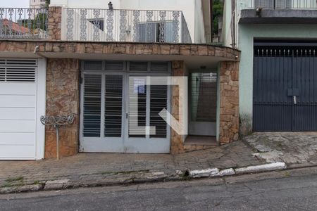 Casa à venda com 190m², 3 quartos e 2 vagas Casa à venda com 190m², 3 quartos e 2 vagasFachada