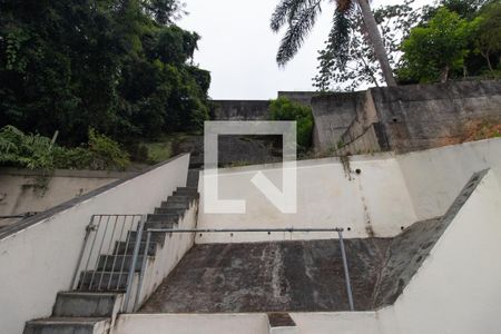 Casa à venda com 190m², 3 quartos e 2 vagas Casa à venda com 190m², 3 quartos e 2 vagasQuintal