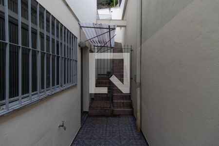 Casa à venda com 190m², 3 quartos e 2 vagas Casa à venda com 190m², 3 quartos e 2 vagasCorredor externo