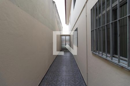Casa à venda com 190m², 3 quartos e 2 vagas Casa à venda com 190m², 3 quartos e 2 vagasCorredor externo