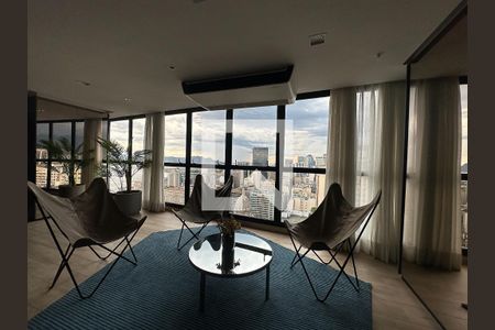 Studio à venda com 42m², 1 quarto e sem vaga Studio à venda com 42m², 1 quarto e sem vagaCoworking