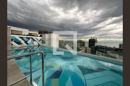 Studio à venda com 42m², 1 quarto e sem vaga Studio à venda com 42m², 1 quarto e sem vagaÁrea comum - Piscina