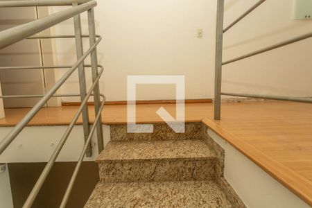 Escada de casa à venda com 3 quartos, 209m² em Centro, Diadema