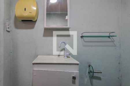 Banheiro de kitnet/studio para alugar com 1 quarto, 36m² em Vila Lavinia, Mogi das Cruzes