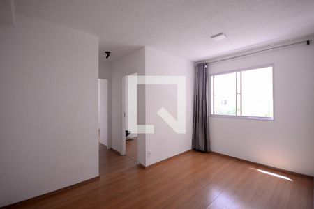 Sala  de apartamento para alugar com 2 quartos, 40m² em Jardim Santa Emilia, São Paulo