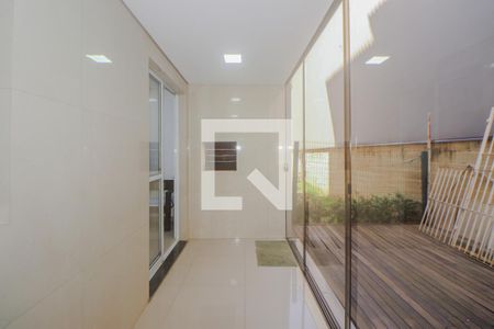 Sala - Varanda de apartamento para alugar com 2 quartos, 72m² em Humaitá, Porto Alegre