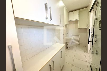 Casa de condomínio à venda com 126m², 3 quartos e 2 vagas Casa de condomínio à venda com 126m², 3 quartos e 2 vagasÁrea de Serviço