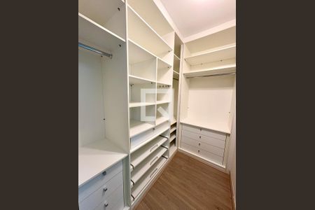 Closet da suíte de casa de condomínio à venda com 3 quartos, 126m² em Medeiros, Jundiaí