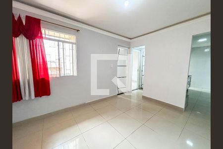 Sala de apartamento para alugar com 2 quartos, 45m² em Jardim Cristal, São Paulo