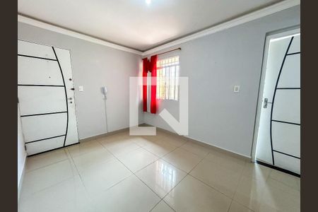 Sala de apartamento para alugar com 2 quartos, 45m² em Jardim Cristal, São Paulo