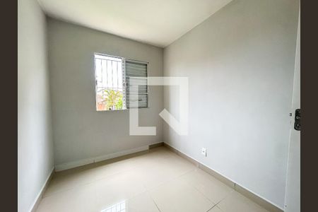 Quarto 2 de apartamento para alugar com 2 quartos, 45m² em Jardim Cristal, São Paulo