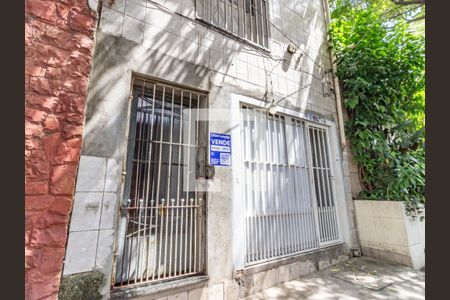 Casa à venda com 110m², 1 quarto e 2 vagas Casa à venda com 110m², 1 quarto e 2 vagasFachada