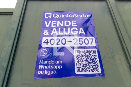 Casa à venda com 360m², 4 quartos e 4 vagas Casa à venda com 360m², 4 quartos e 4 vagasPlaca