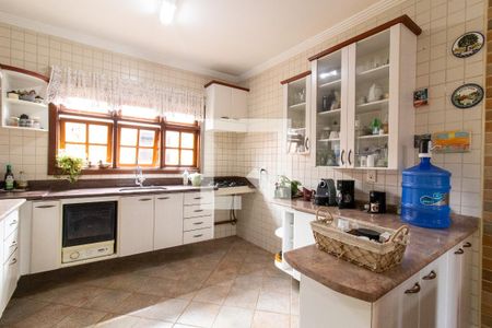 Casa à venda com 360m², 4 quartos e 4 vagas Casa à venda com 360m², 4 quartos e 4 vagasCozinha