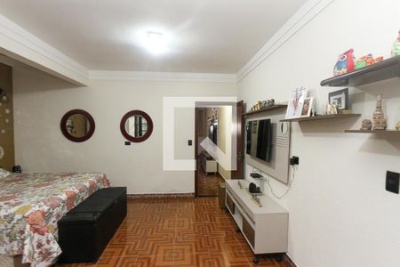 Suite de casa à venda com 4 quartos, 205m² em Jardim Santa Adelia, São Paulo