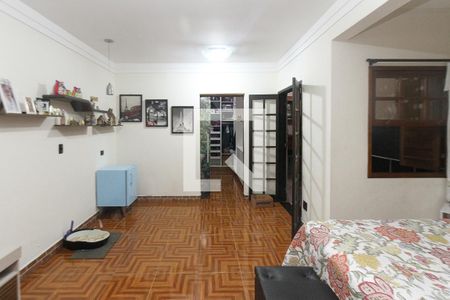 Suite de casa à venda com 4 quartos, 205m² em Jardim Santa Adelia, São Paulo