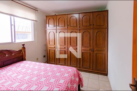 Quarto 1 de apartamento para alugar com 2 quartos, 60m² em Alto Caiçaras, Belo Horizonte