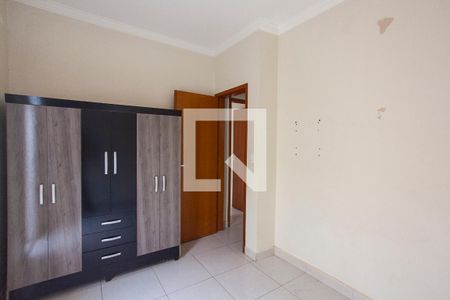 Quarto 1 de apartamento para alugar com 2 quartos, 70m² em Jardim Holanda, Uberlândia